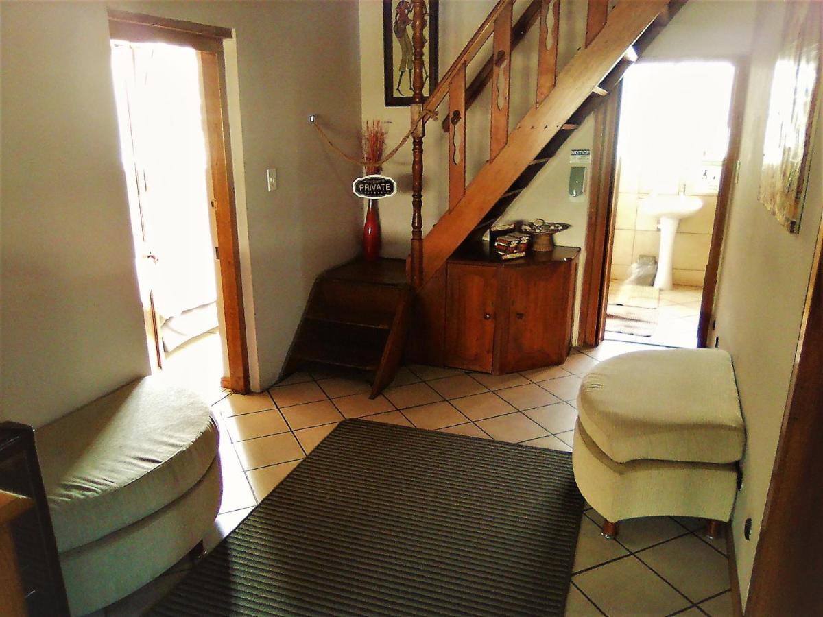 Jembjo'S Knysna Lodge & Backpackers Esterno foto